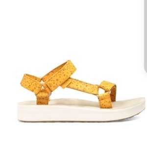 Teva midform universal star sandal sunflower size 7